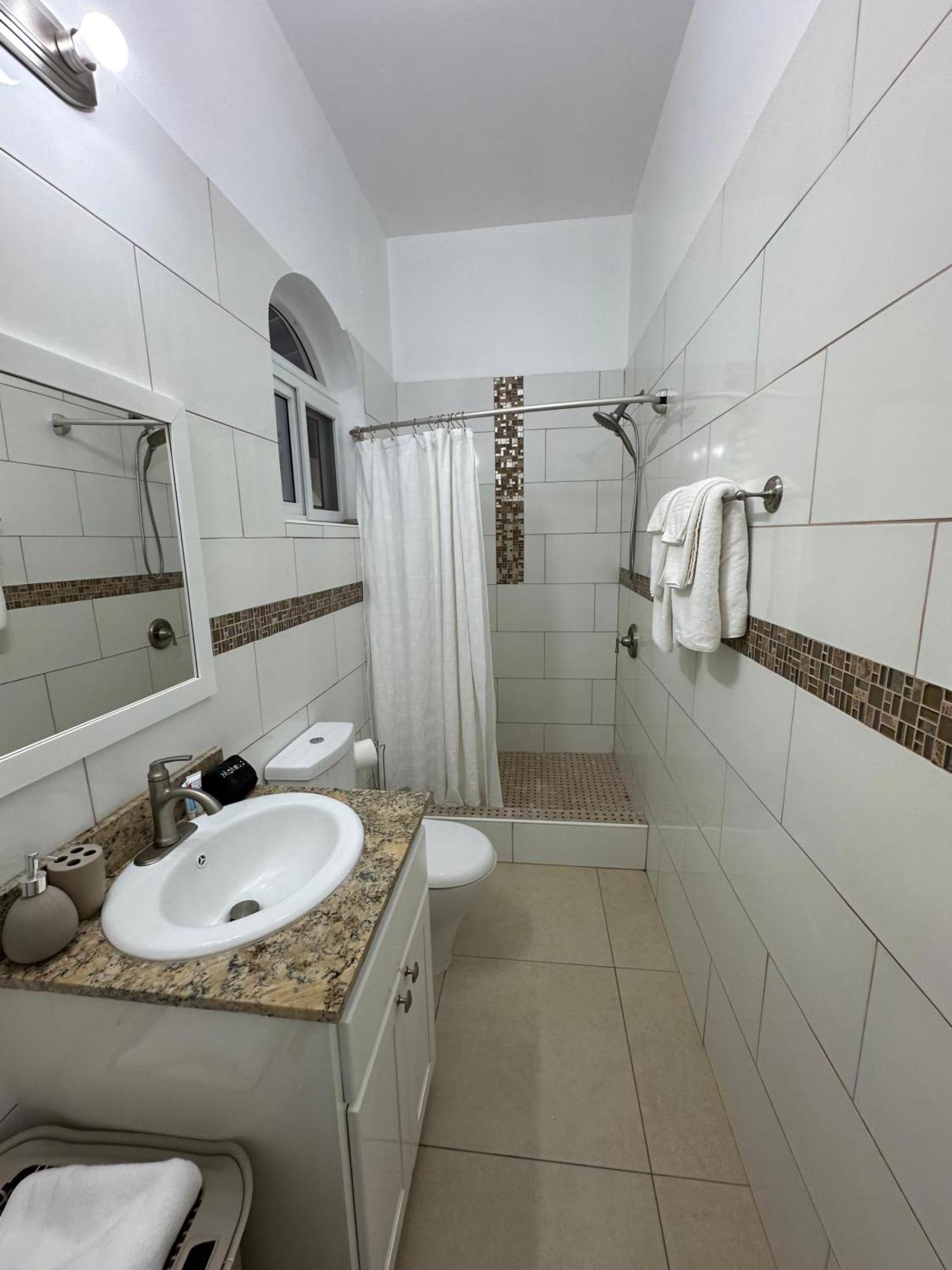 Eldorado Guesthouse & Car Rental Ροζό Δωμάτιο φωτογραφία